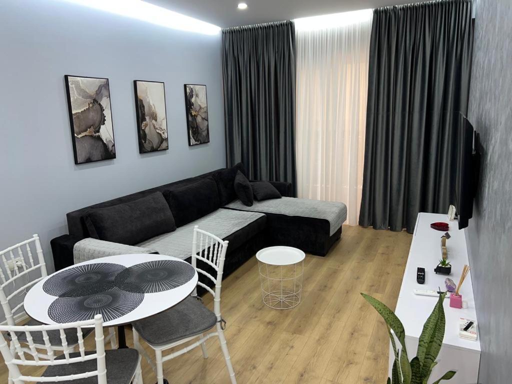 Franci'S Apartment No1 Tirana Bagian luar foto